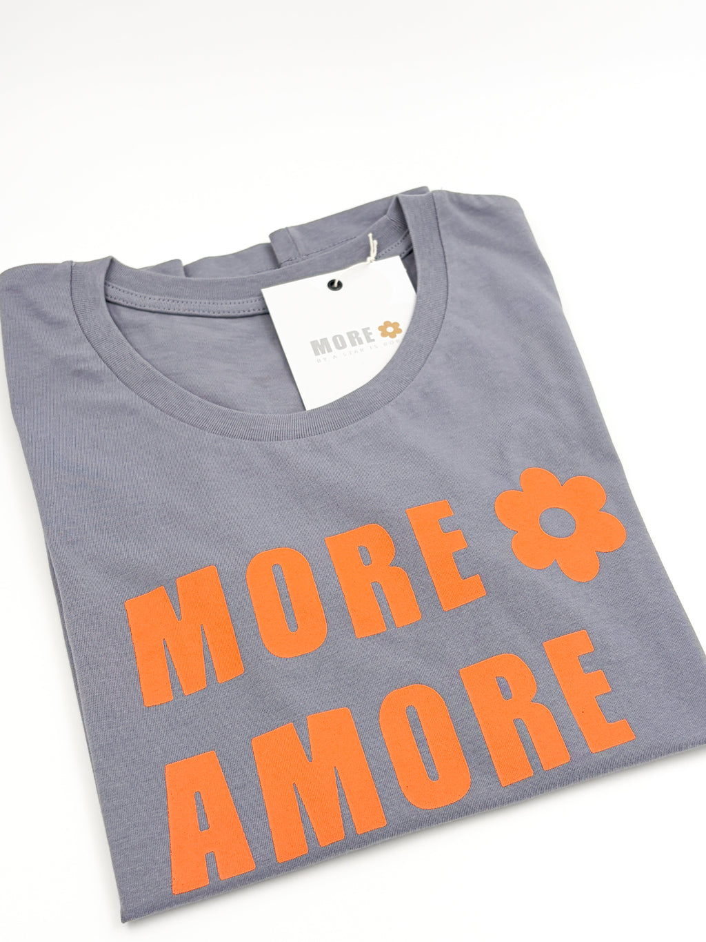 MORE AMORE Blue Grey ONE OF ONE – gefaltete Detailansicht