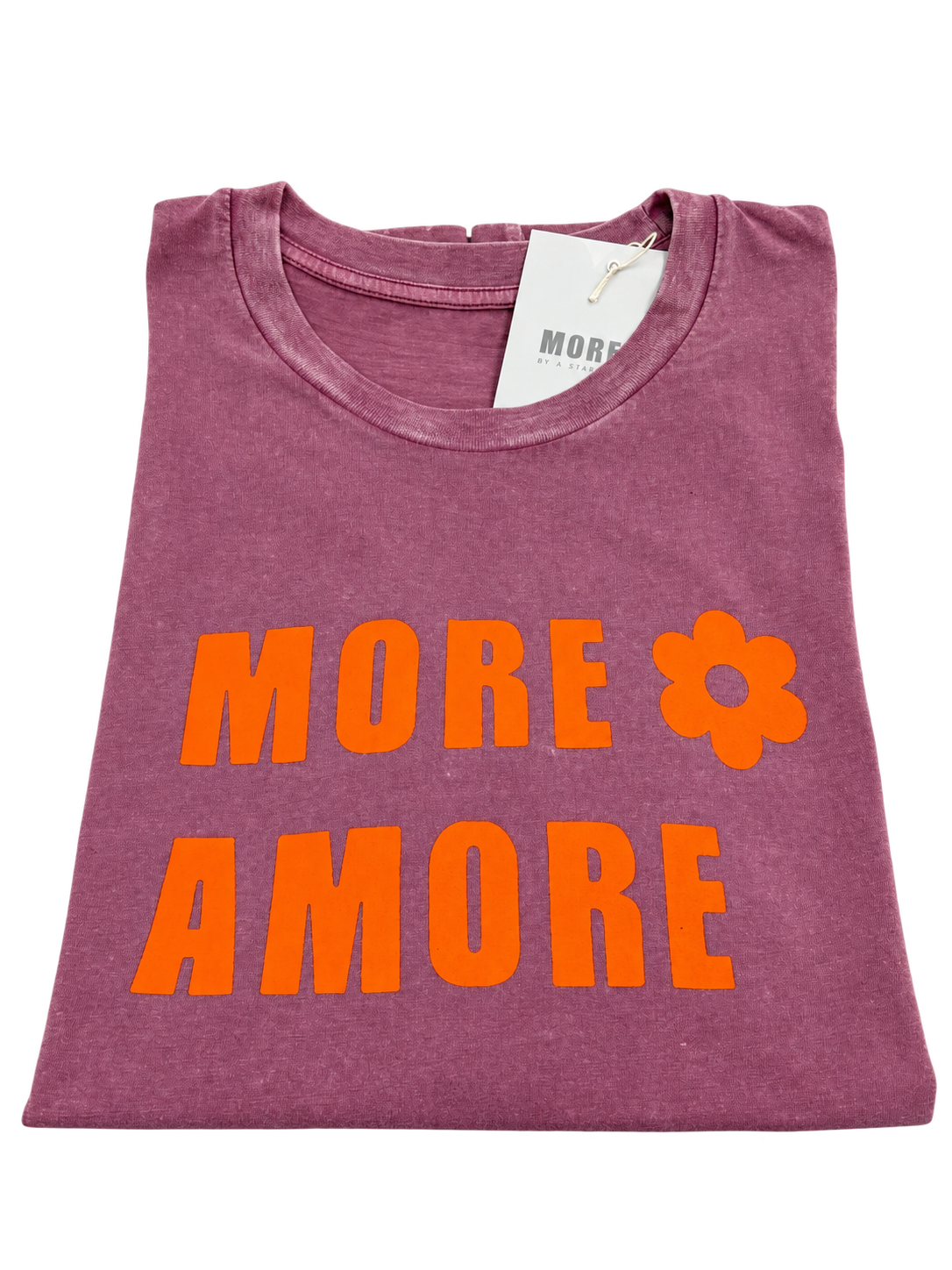 MORE AMORE Vintage Berry Unisex T-Shirt – Vorderansicht Detail