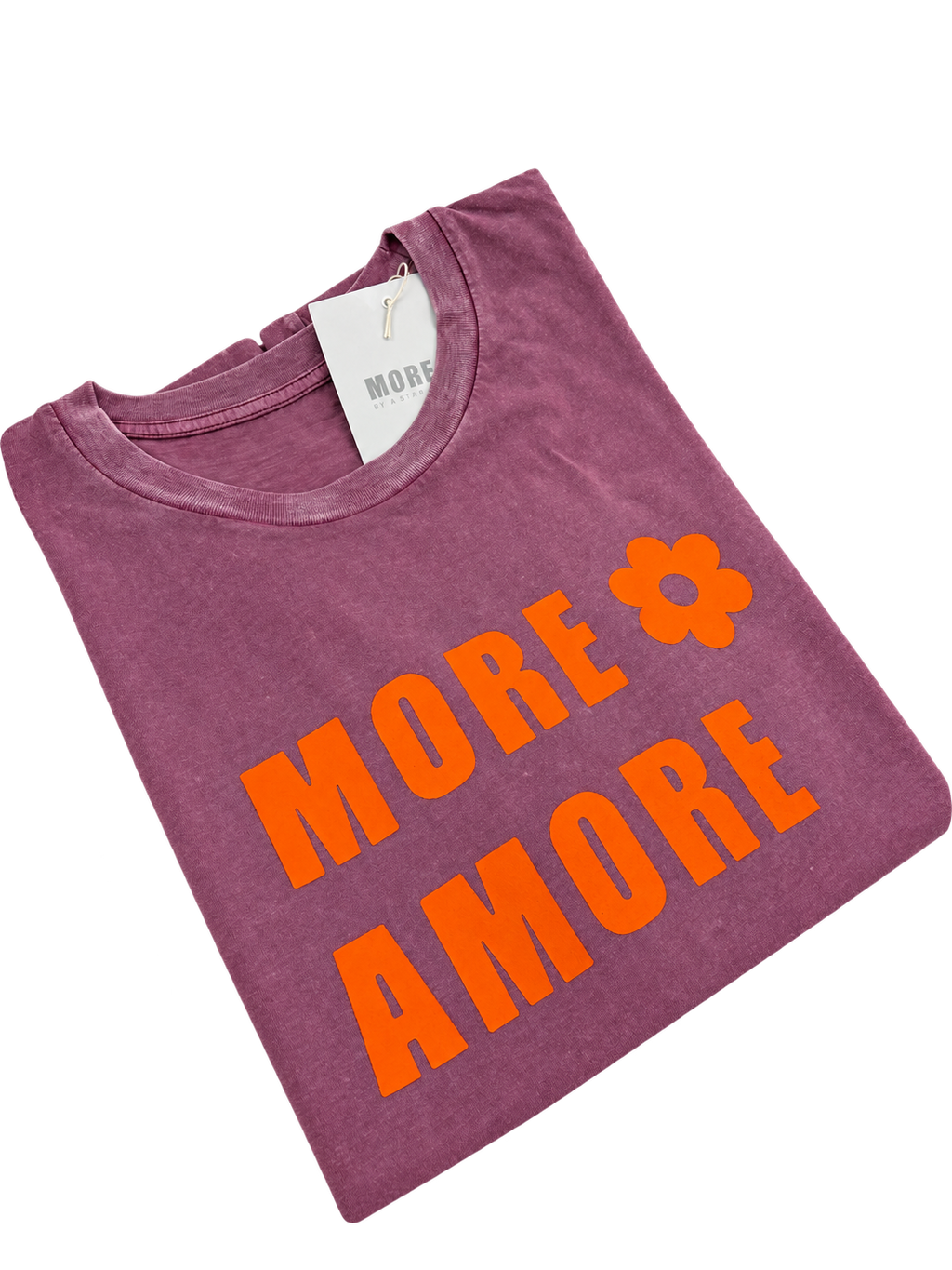 MORE AMORE Vintage Berry Unisex T-Shirt – schräge Vorderansicht